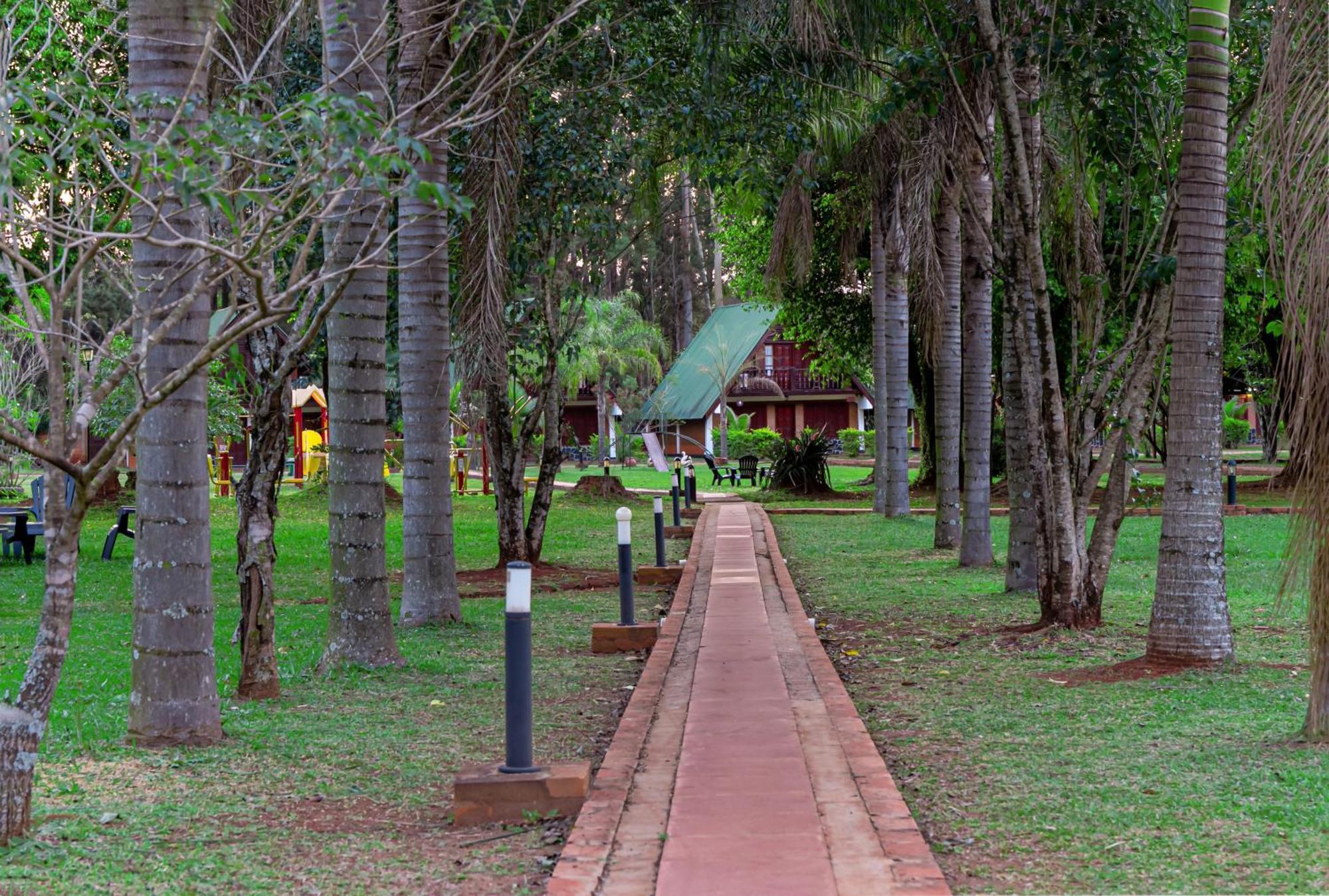Cabanas El Refugio Del Mensu Пуэрто-Игуасу Экстерьер фото