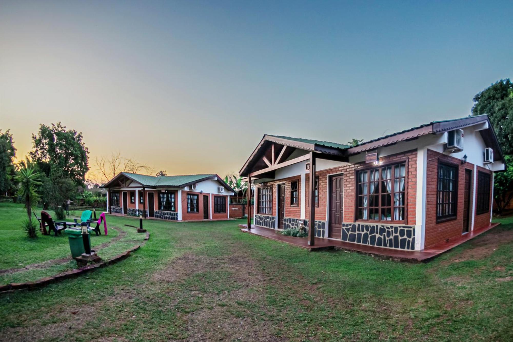 Cabanas El Refugio Del Mensu Пуэрто-Игуасу Экстерьер фото