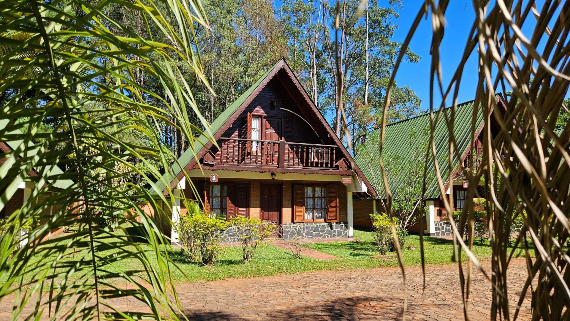 Cabanas El Refugio Del Mensu Пуэрто-Игуасу Экстерьер фото