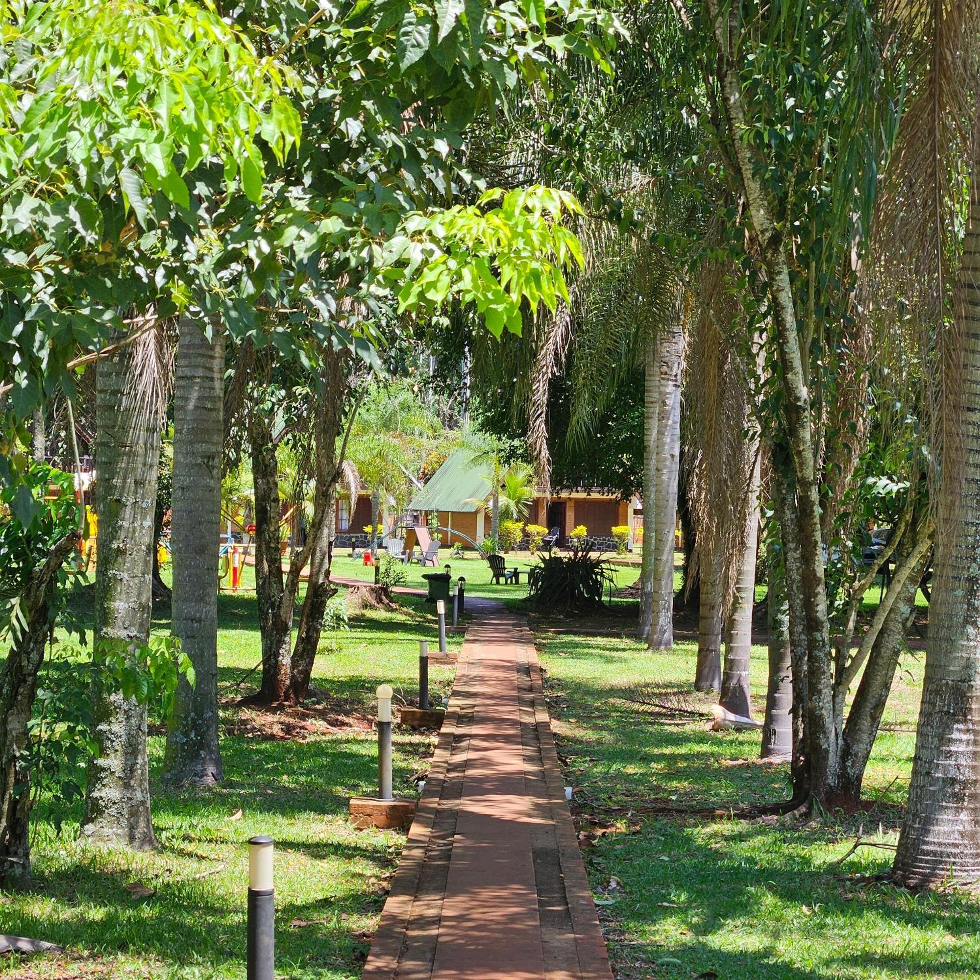 Cabanas El Refugio Del Mensu Пуэрто-Игуасу Экстерьер фото